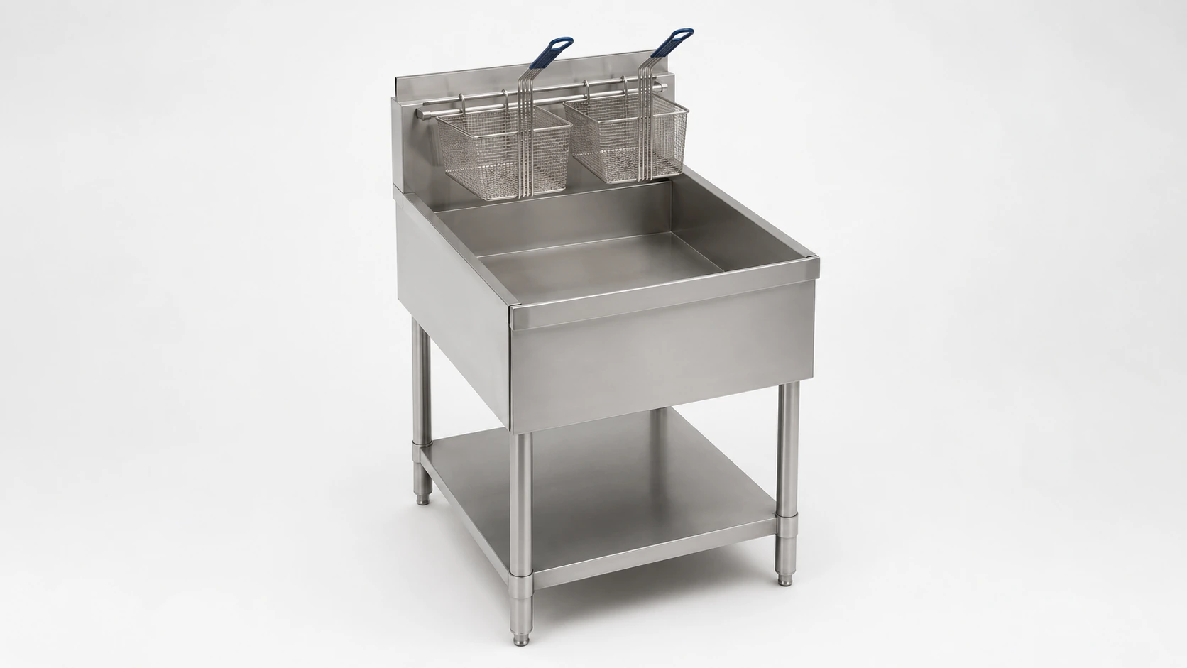 Commercial flat-bottom fryer with a wide smooth frying tank
