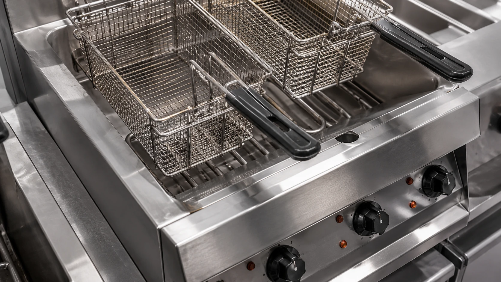 Commercial fryer tank basket heating elements and control knobs